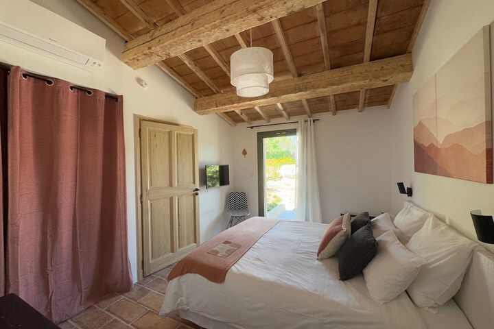 Room 10 of 84