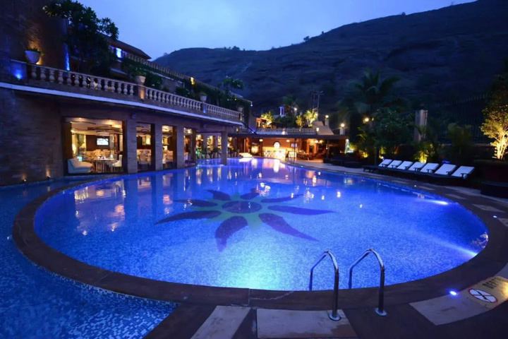 Pool 17 of 28