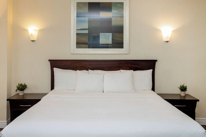 Room 34 of 93