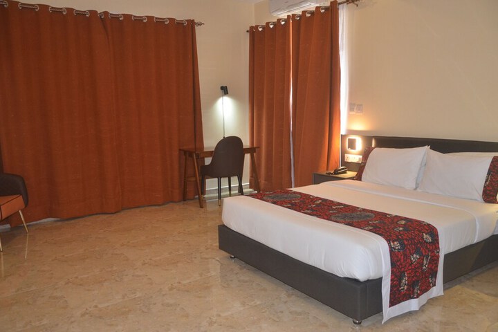 Room 4 of 31