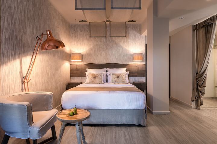 Room 40 of 184