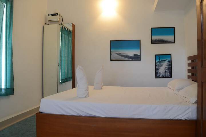 Room 4 of 29