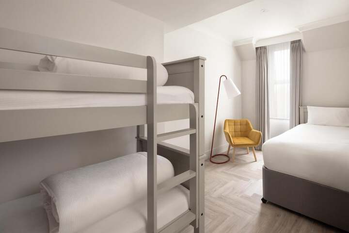 Room 25 of 61
