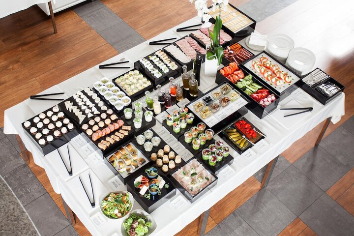 Dining 44 of 52