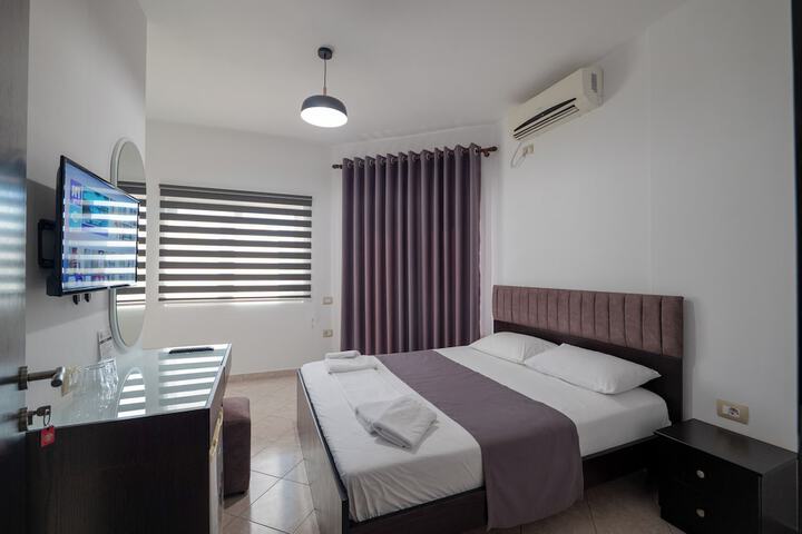Room 26 of 96