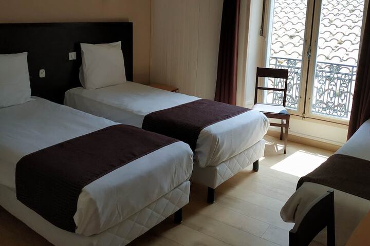 Room 9 of 43