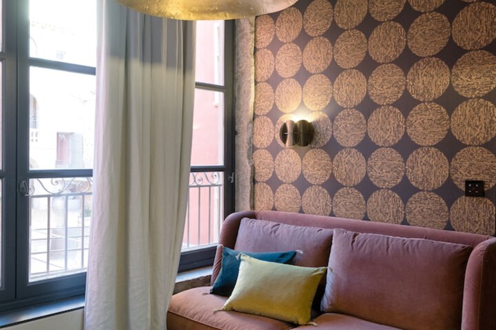 Room 148 of 285