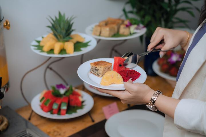 Dining 40 of 54