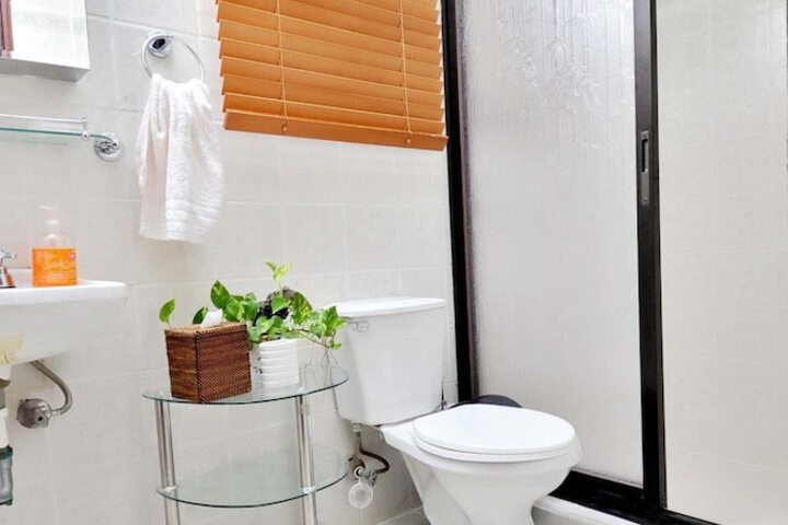 Clean Restrooms
