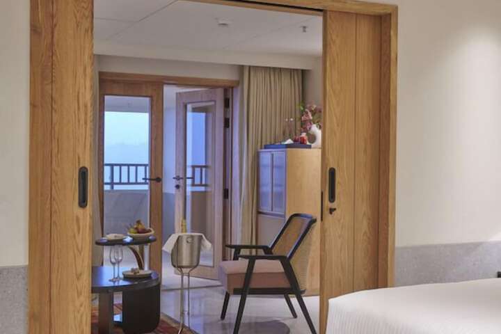 Room 6 of 71