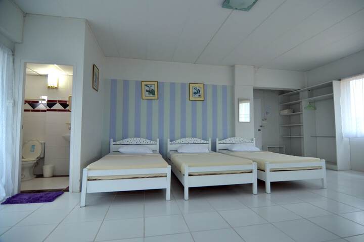 Room 12 of 35
