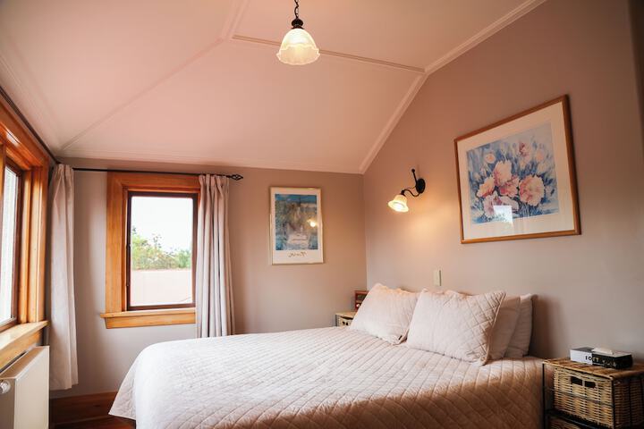 Room 7 of 170