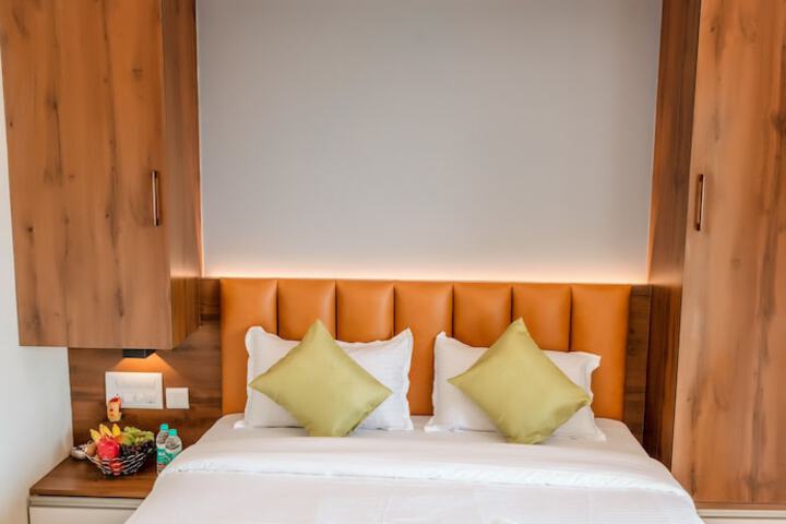 Room 6 of 24