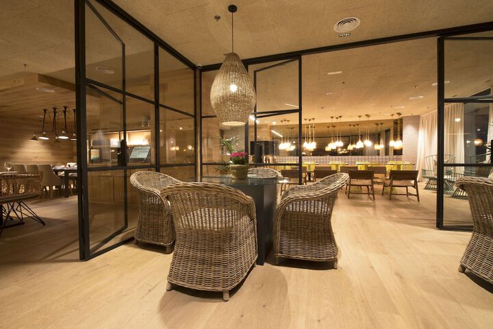 Guest Lobby
