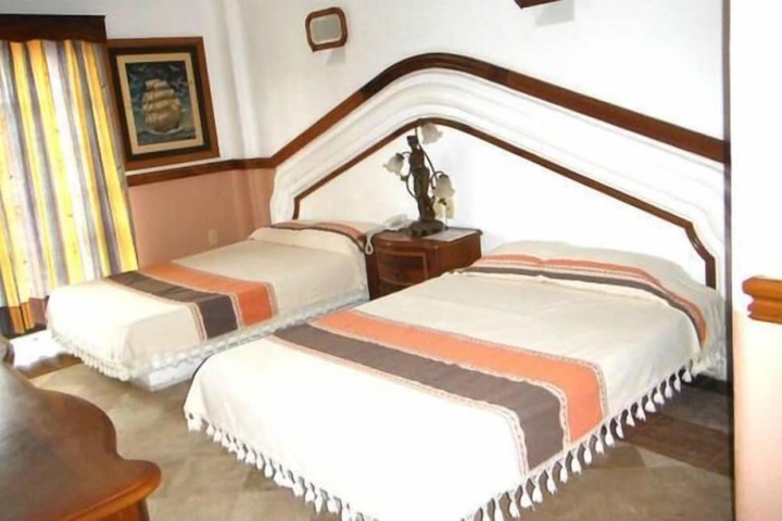 Room 14 of 36