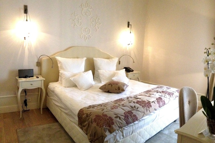 Room 7 of 141