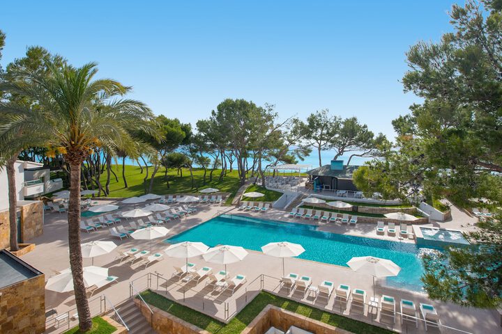 Pools & Facilities