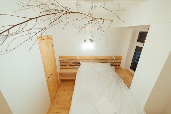 Room 4 of 26