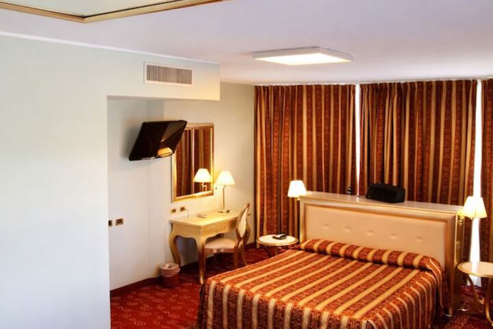 Room 51 of 105