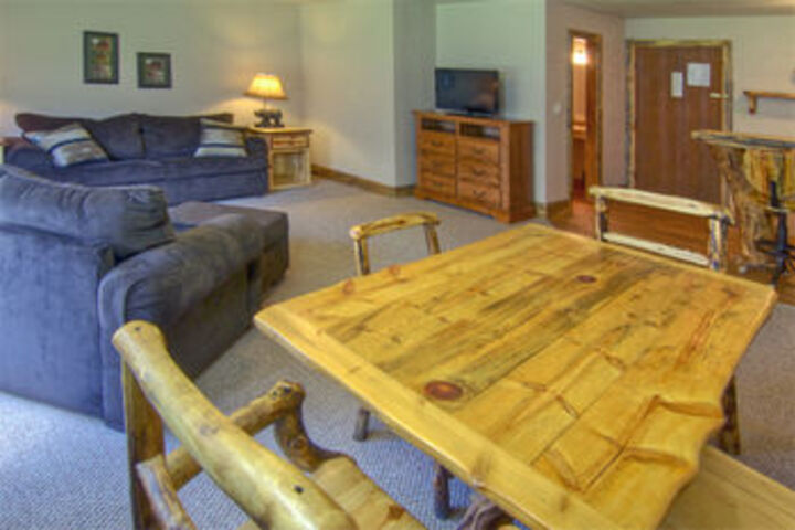 Room 33 of 40