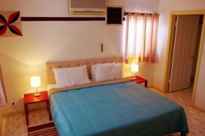 Room 8 of 14
