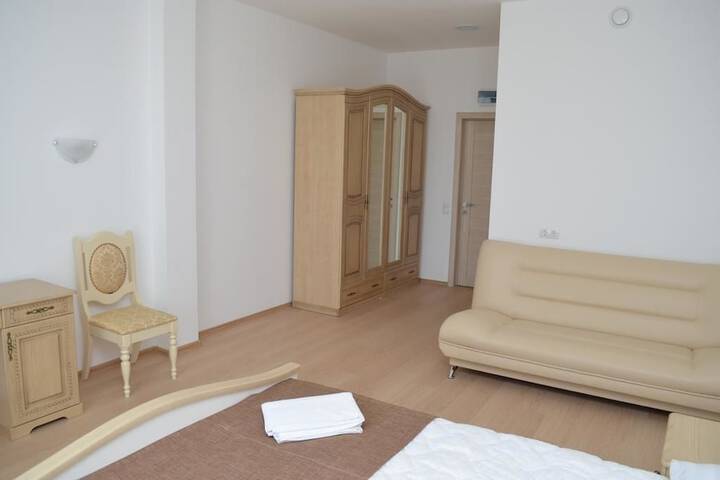 Room 4 of 53