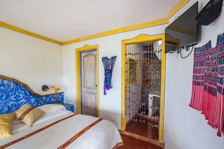 Room 3 of 49