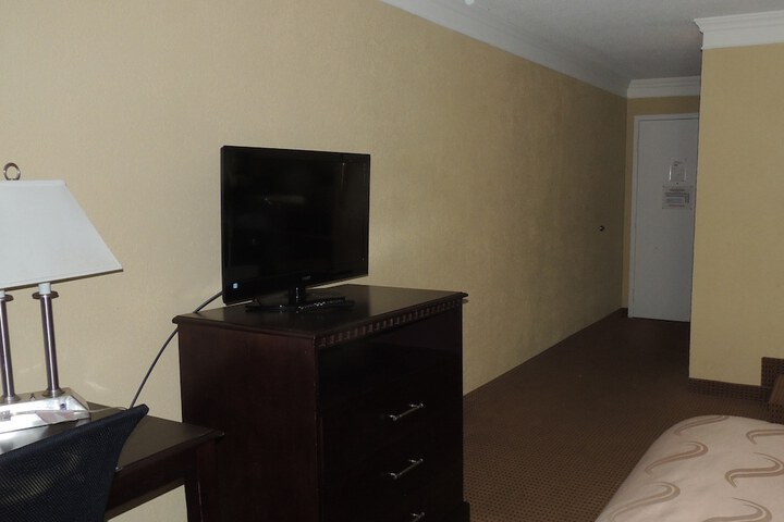 Upgrade King Bed (1 of 37)