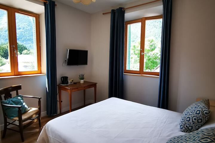 Room 16 of 60