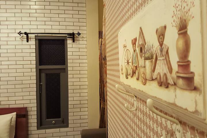 Room 24 of 148