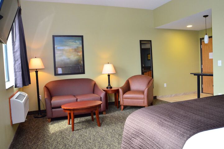 Single King Suite (2 of 8)