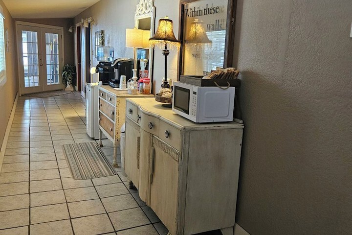 Breakfast/Coffee Service 31 of 35