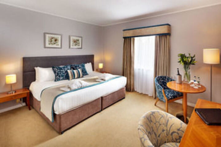 Room 10 of 27
