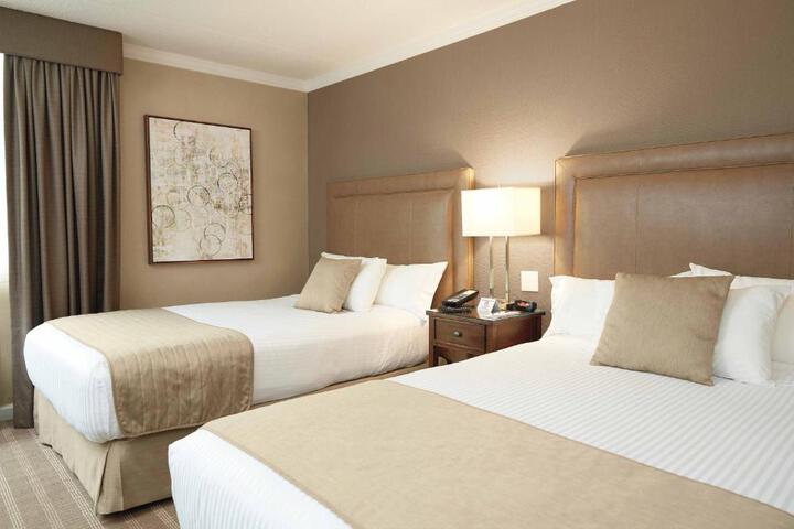 2 Double Beds (7 of 17)
