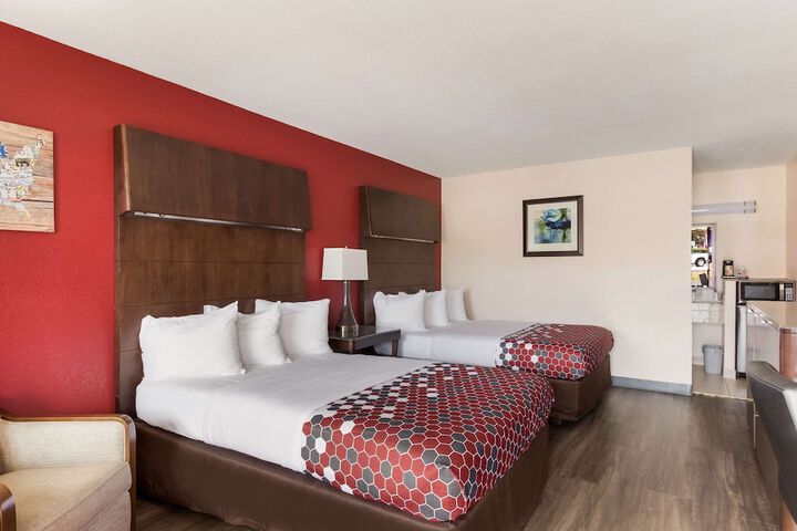 2 Double Beds (5 of 11)