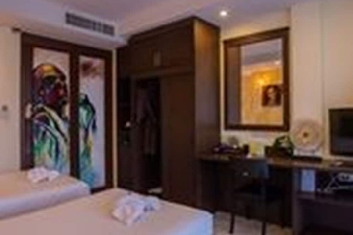 Room 13 of 313