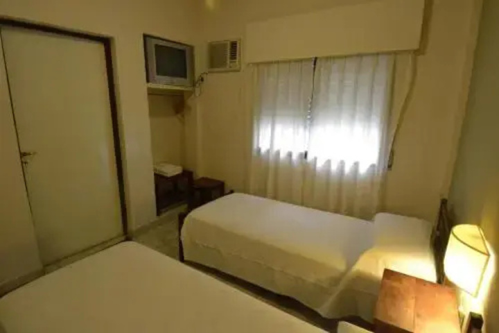 Room 10 of 13
