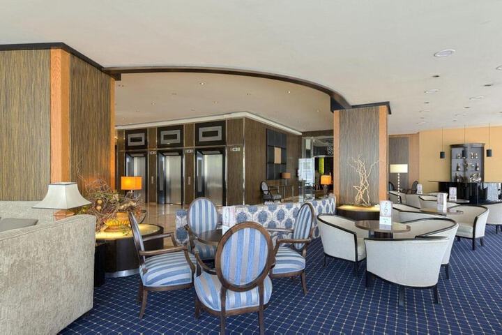 Guest Lobby