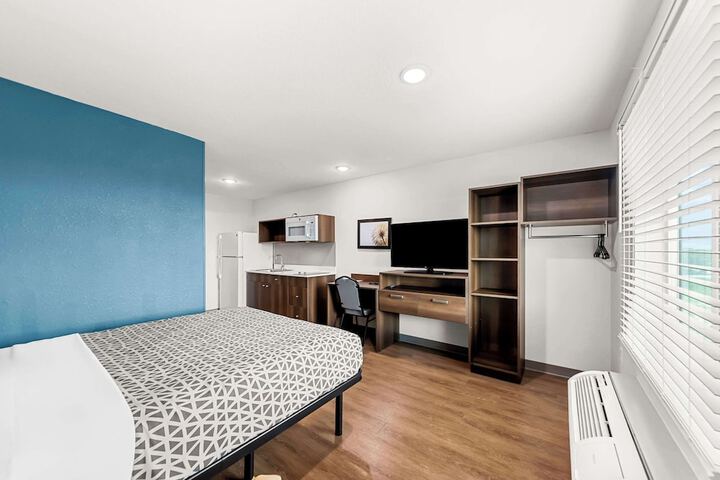 Suite Queen Bed (4 of 25)