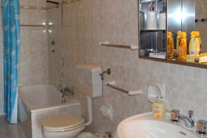 Room 6 of 40