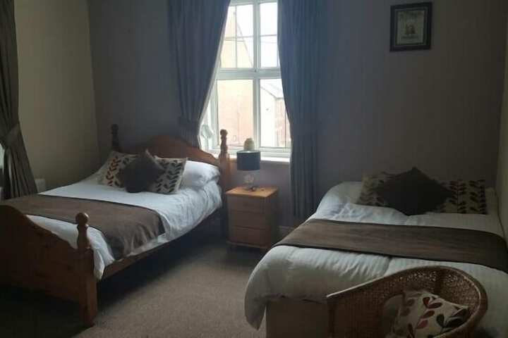 Room 4 of 27