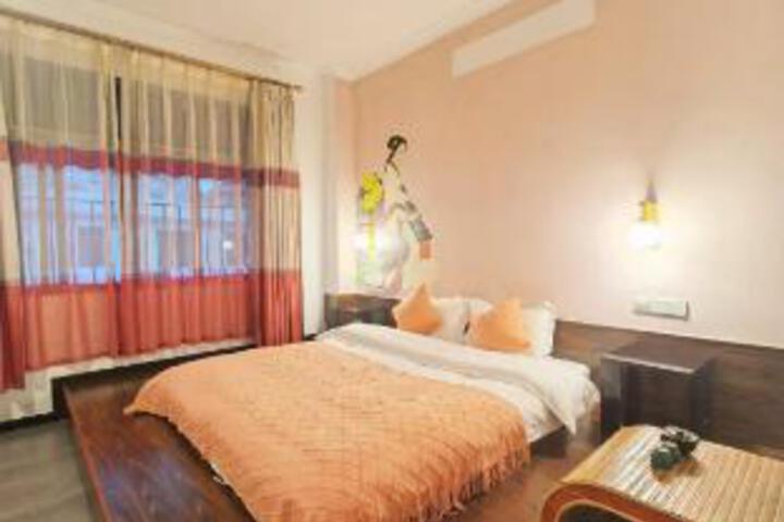 Room 16 of 18