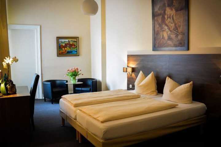 Room 8 of 21