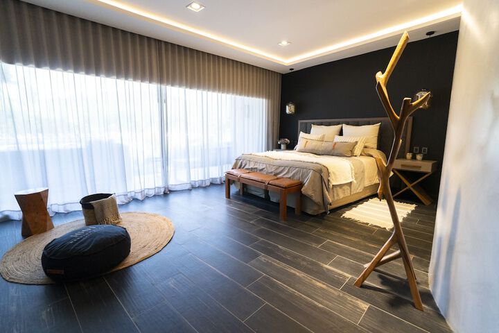 Room 14 of 48