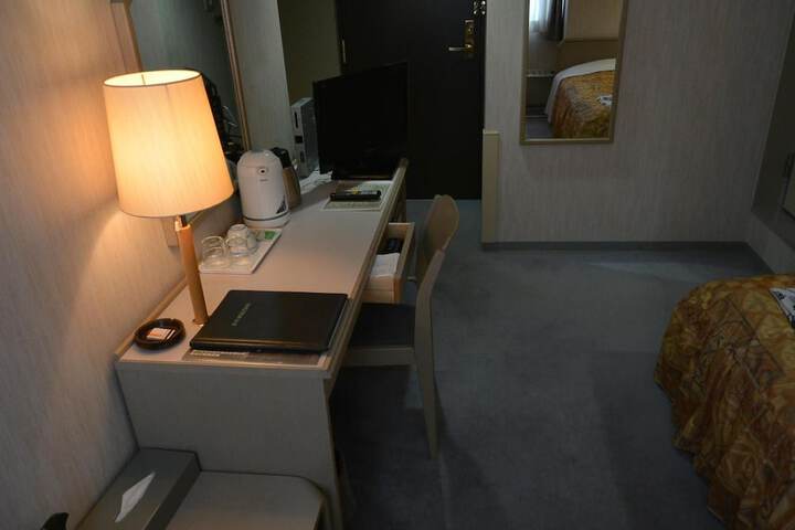 Room 26 of 49