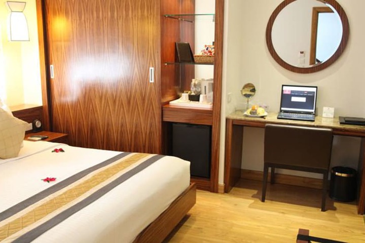 Room 15 of 54