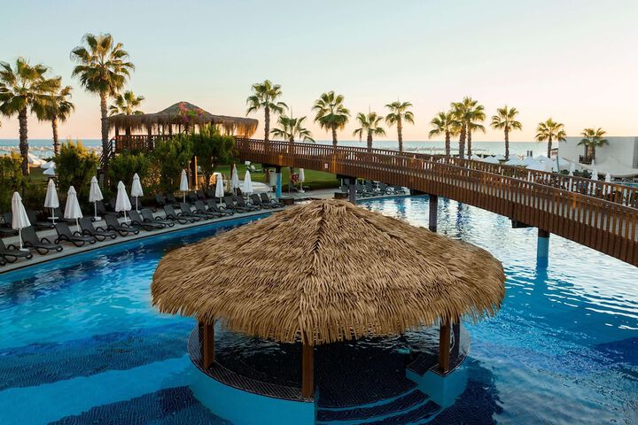 Pool Hotel