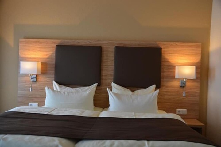 Room 8 of 20