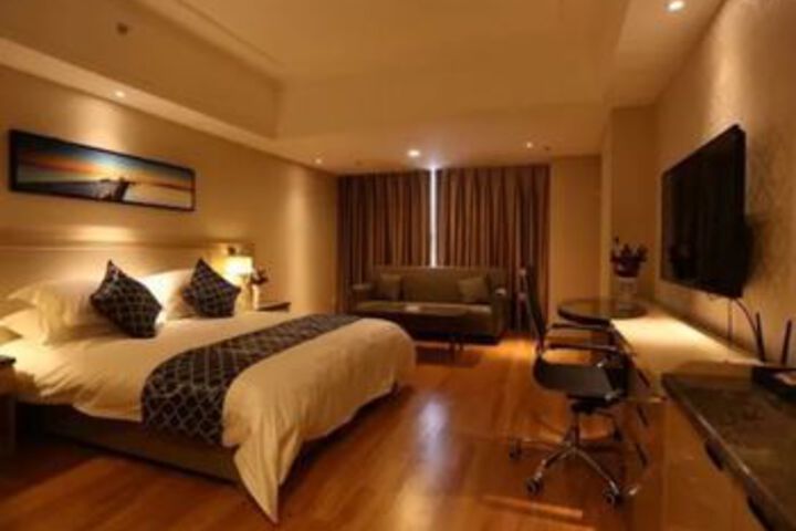 Room 12 of 21