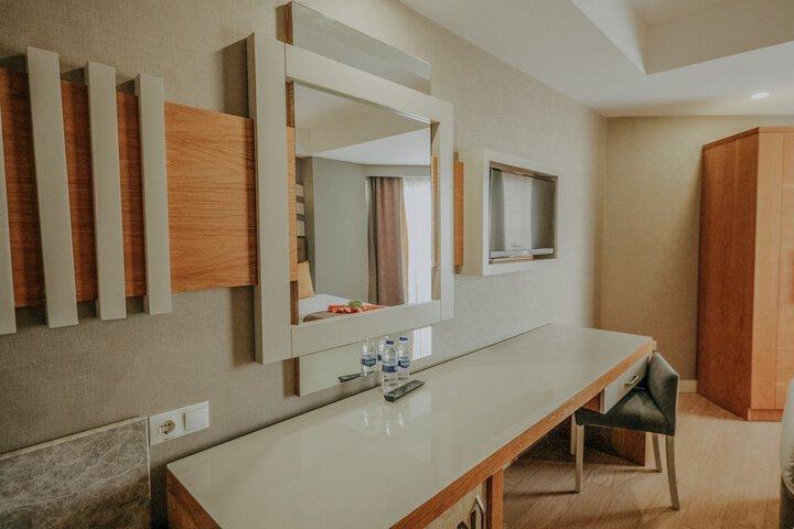 Room 16 of 64